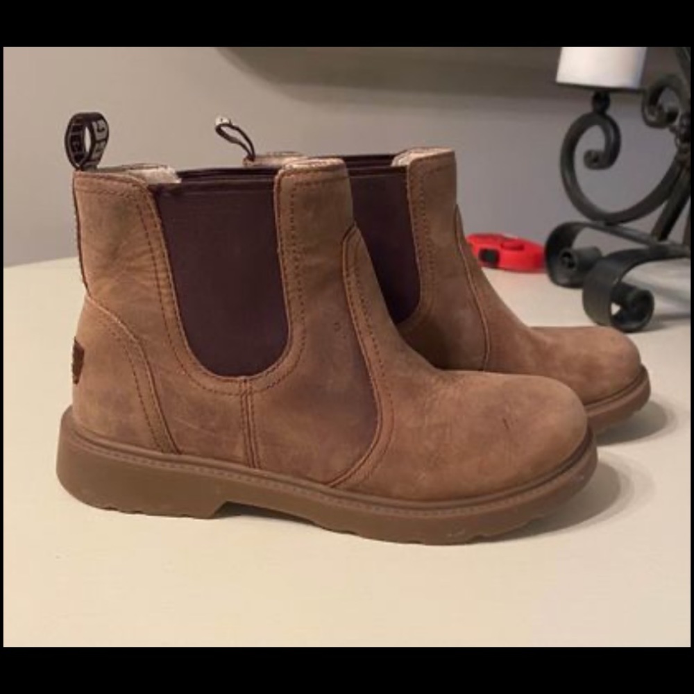 Kids UGGS Size 3, Bolden Weather Boot in Chestnut; Good Used Condition